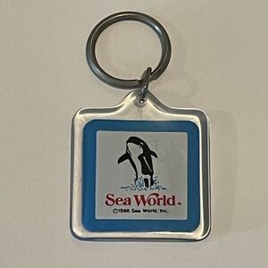 Sea World - Shamu Killer Whale Orca Acrylic Keychain (1986)‎